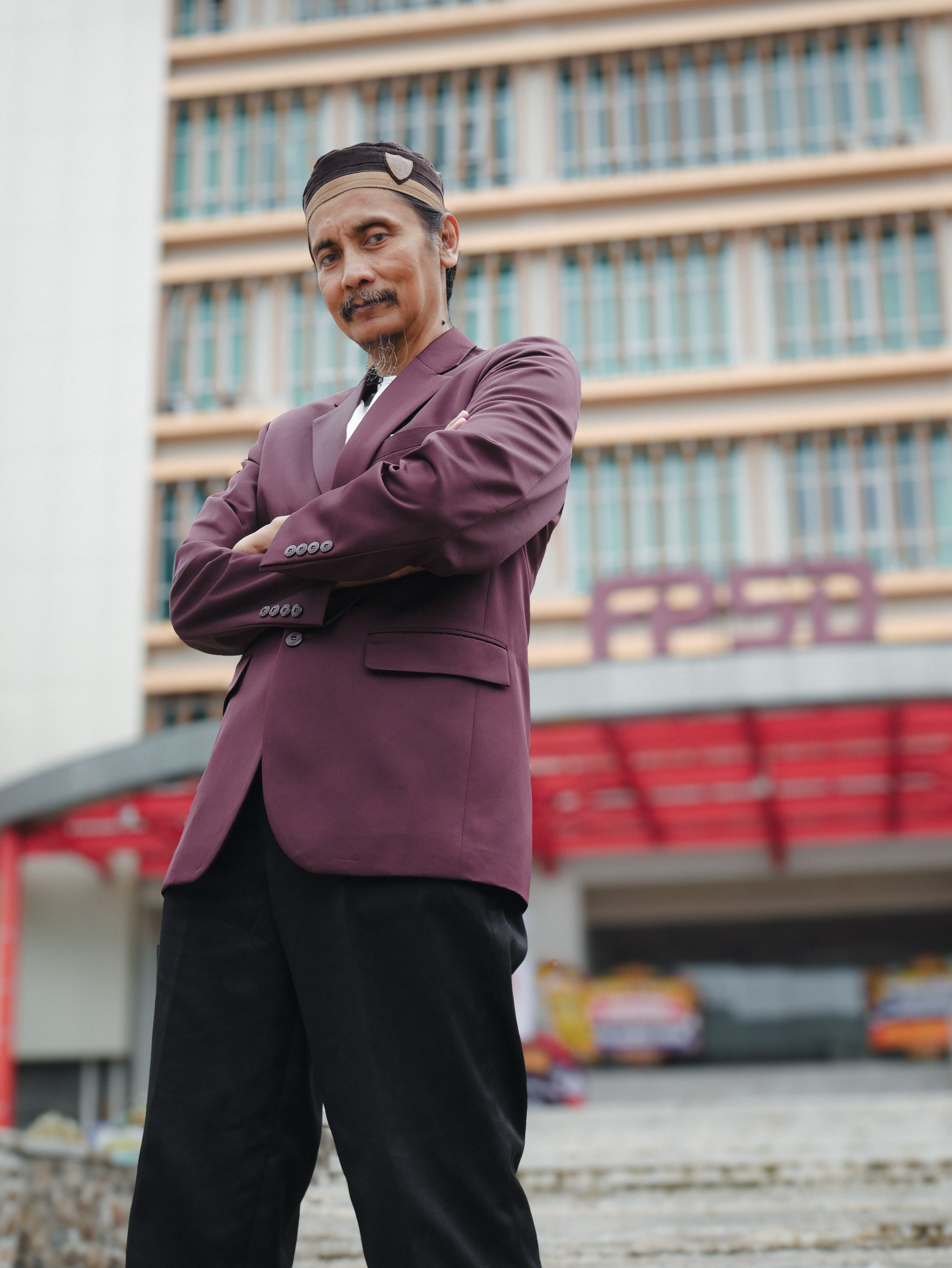 Drs. Hery Santosa, M.Sn.