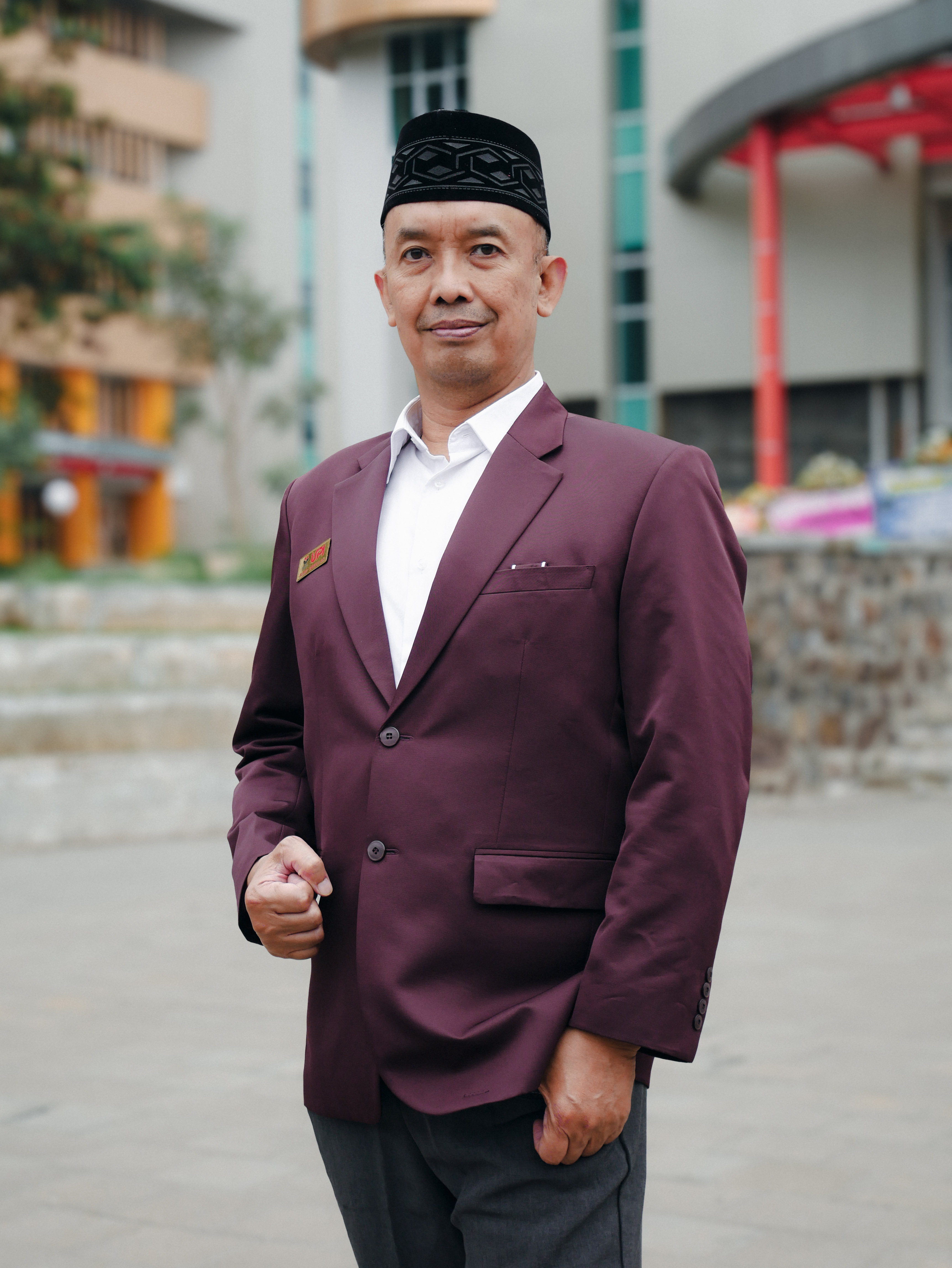 Dr. Drs. Farid Abdullah, M.Sn.