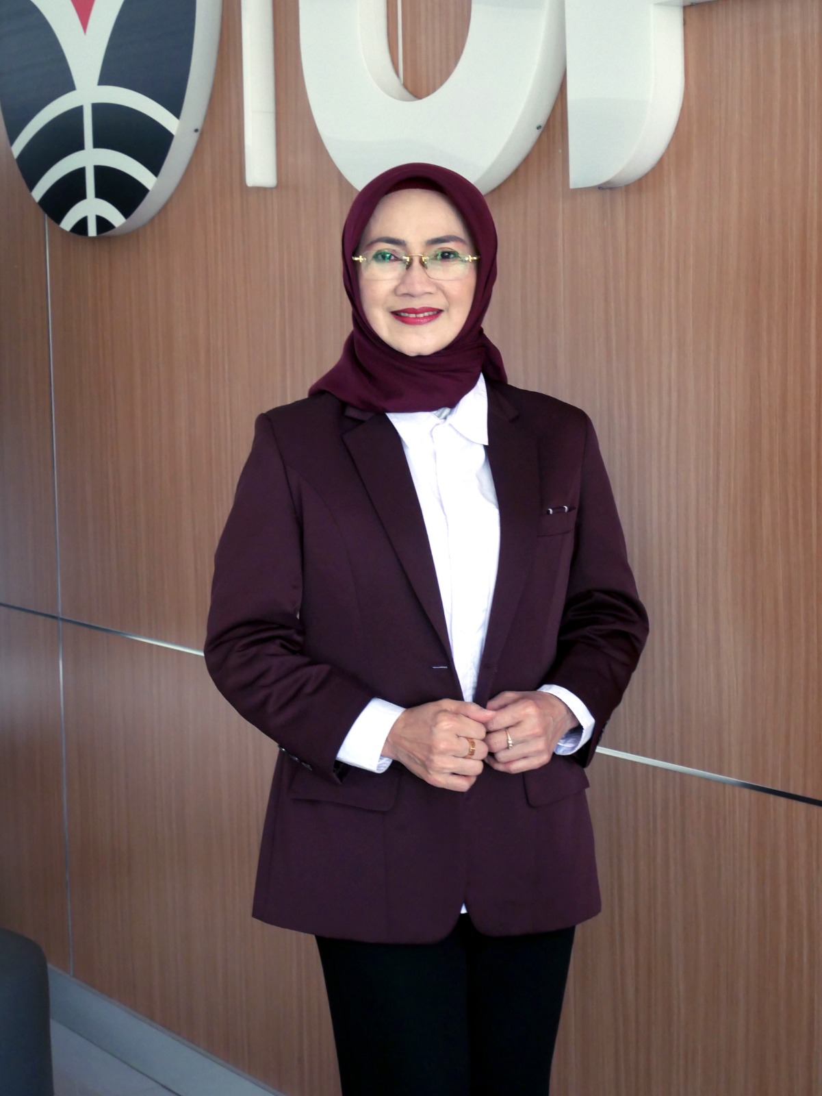 Dr. Ria Sabaria, S.Pd., M.Pd.