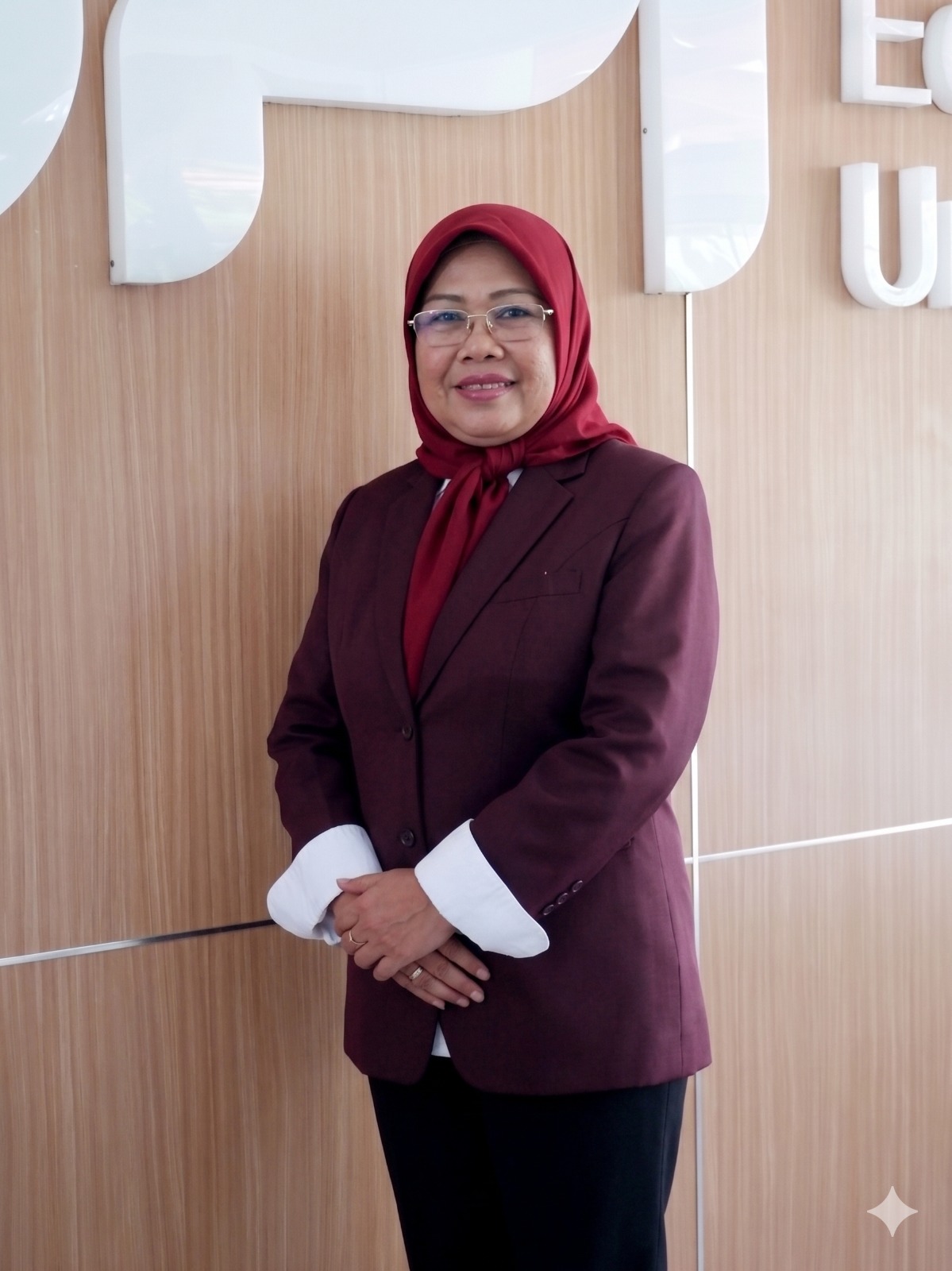 Dr. Uus Karwati, S.Kar., M.Sn
