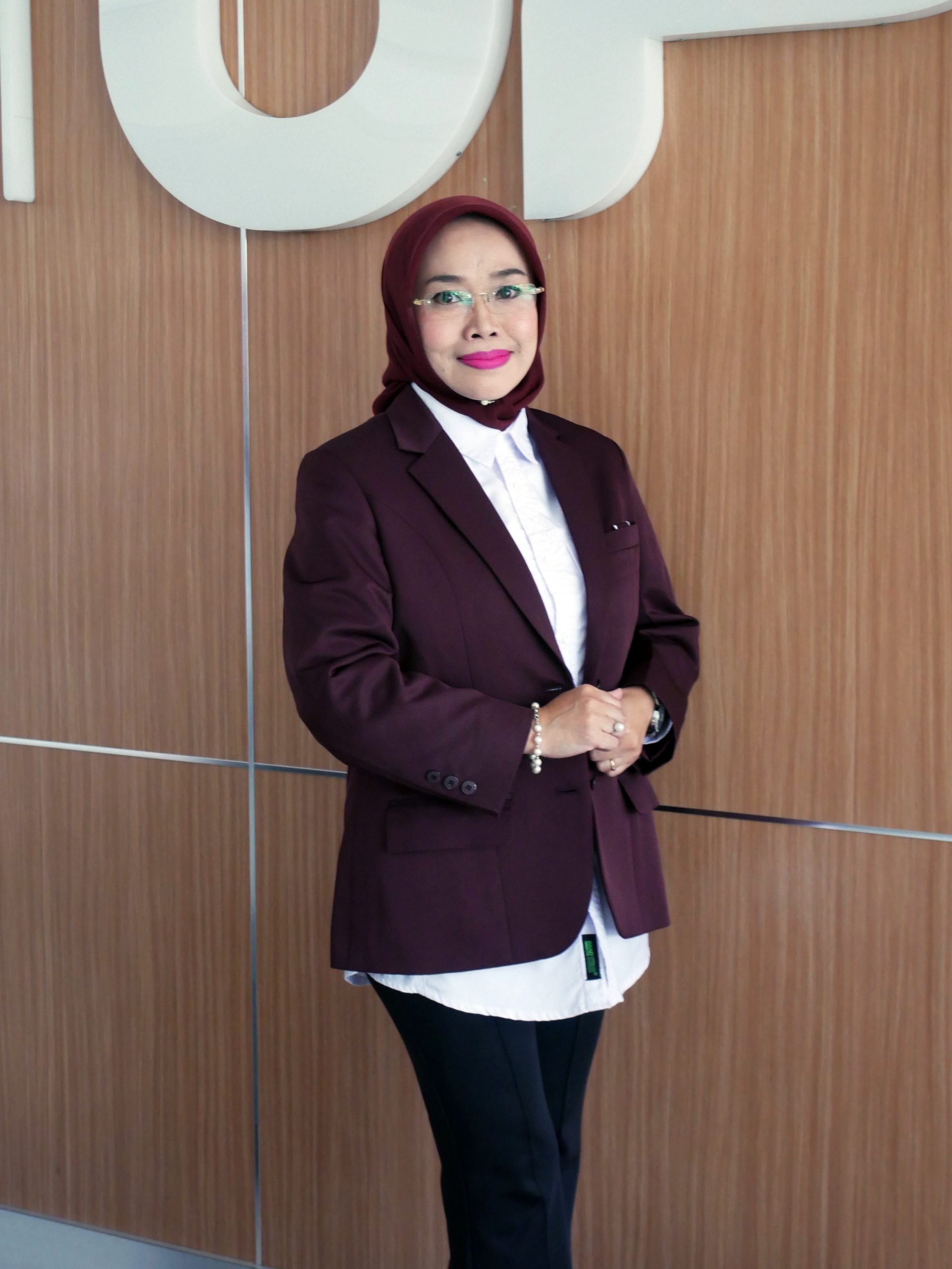 Dr. Heni Komalasari, S.Pd., M.Pd.