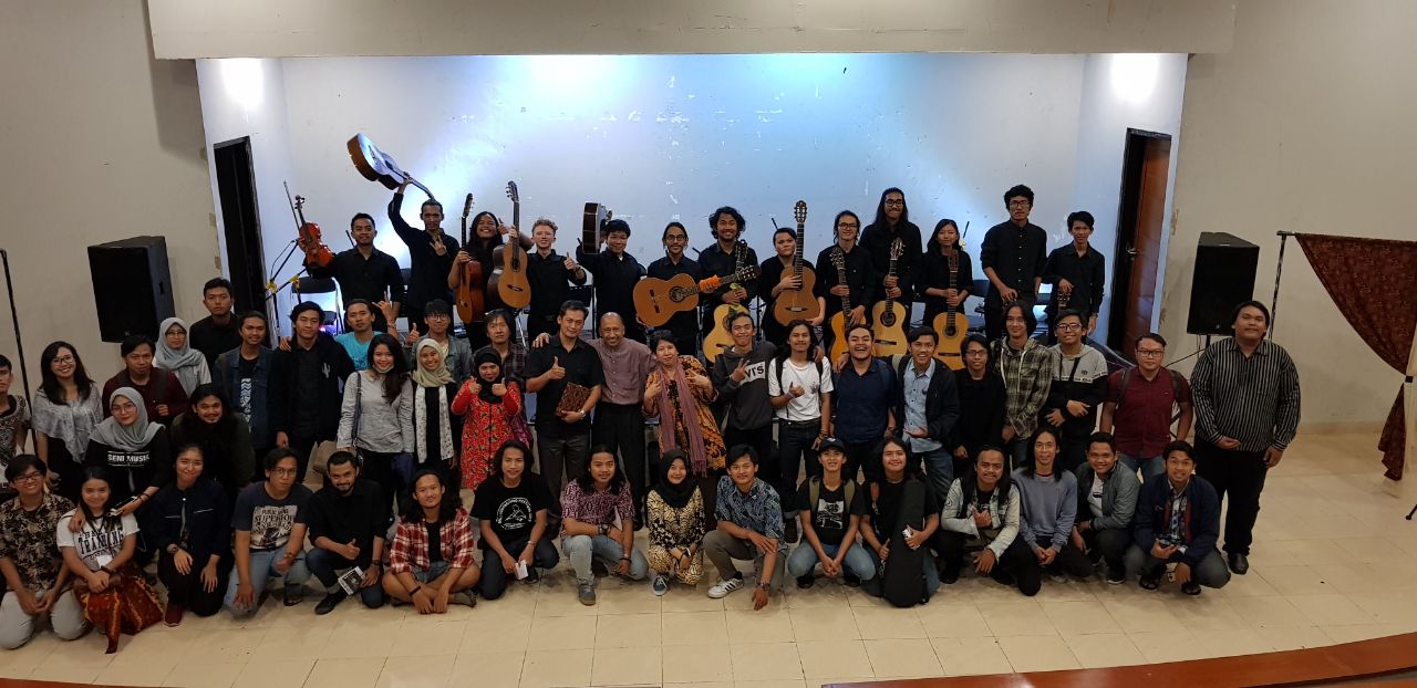 JAVA JES :  Ajang Pertemuan Dua Saudara UNJ-UPI