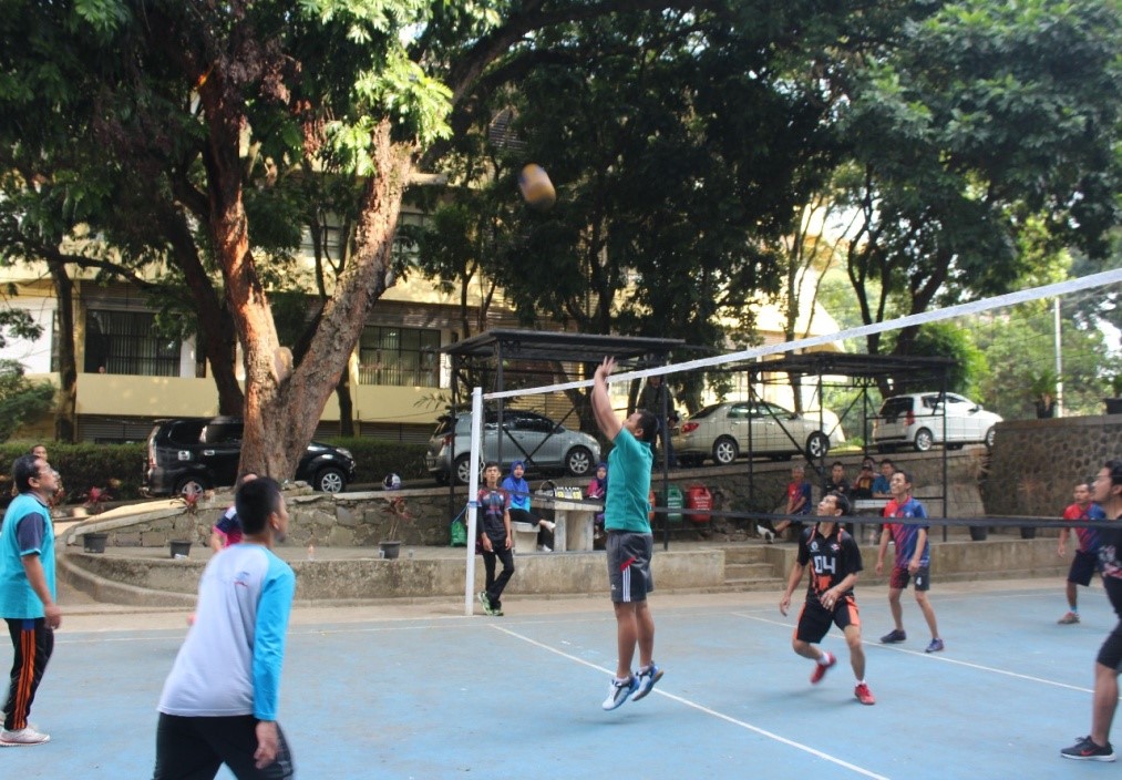 FPSD, FPEB, FPBS DAN FPIPS MENGGELAR LATIHAN BERSAMA BOLA VOLLY