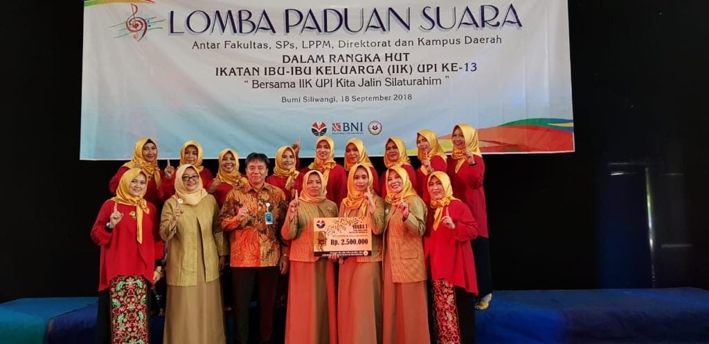 IIK FPSD UPI JUARA LOMBA PADUAN SUARA IIK UPI