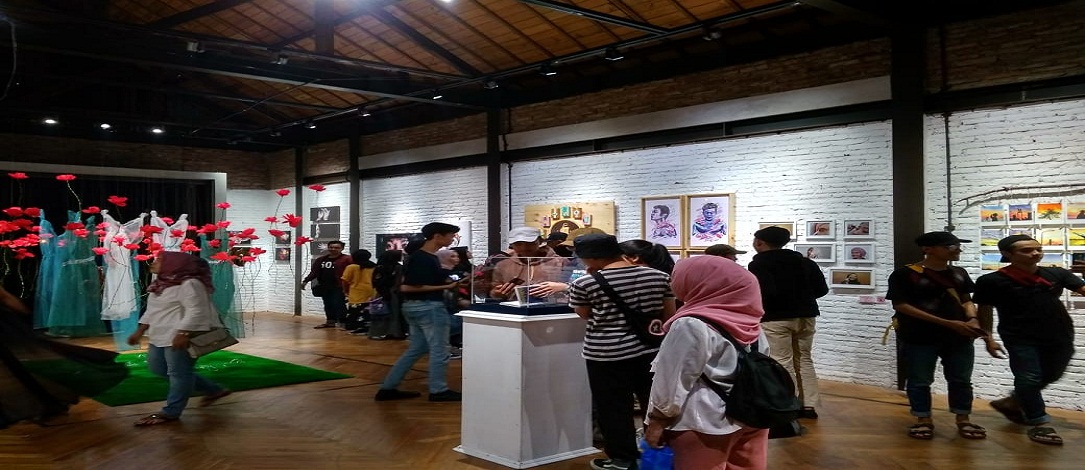 Pameran Intim 22 \"Beragam Warna, Beragam Pesona\"