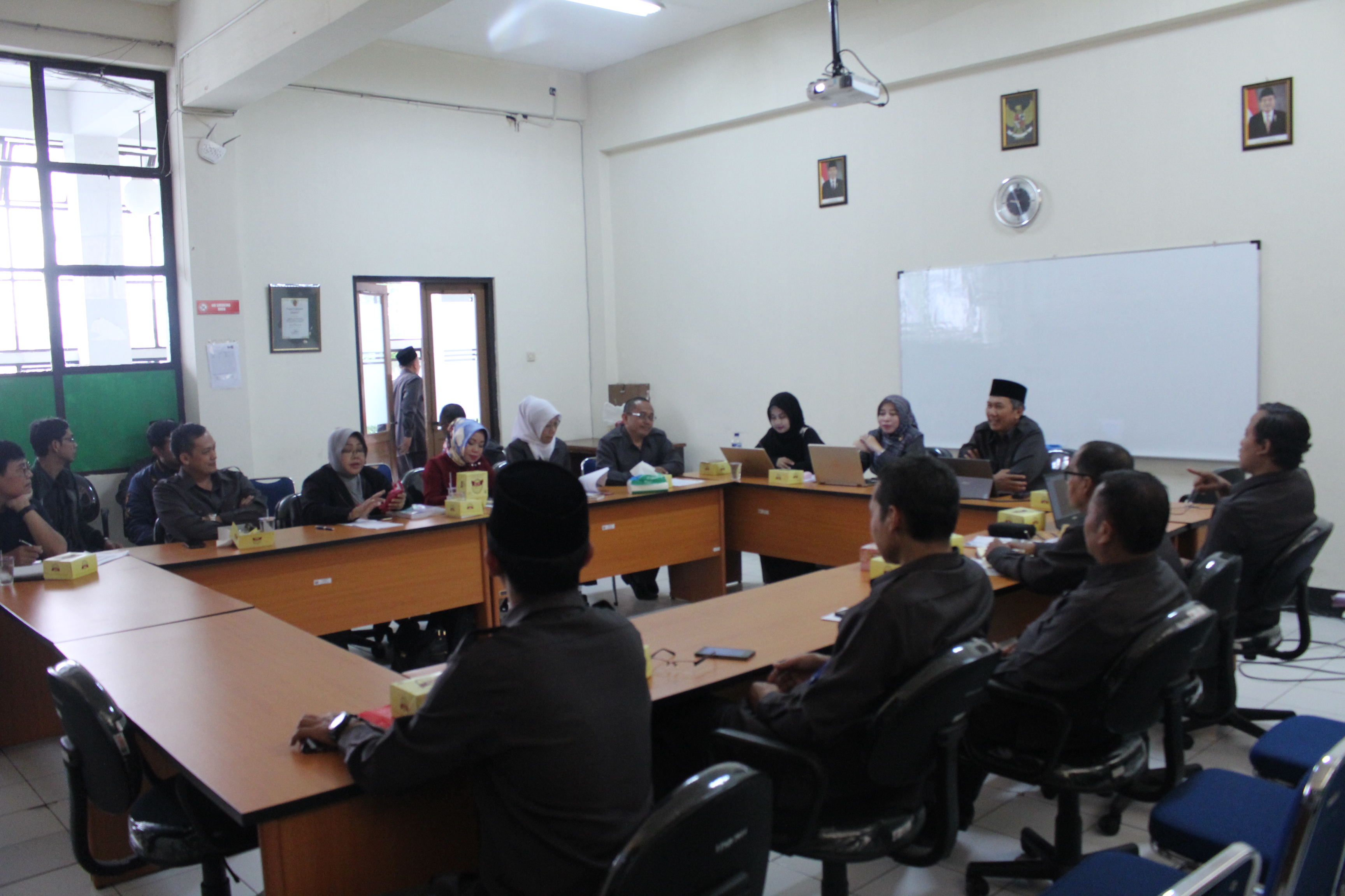 SOSIALISASI Sistem Pengelolaan Keuangan dan Pengadaan Barang UPI