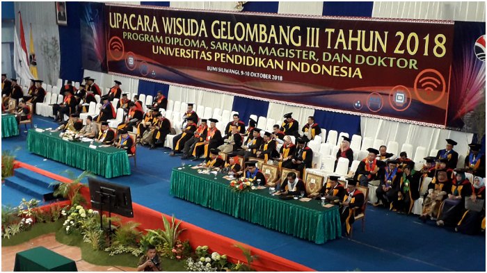 Lulusan Terbaik FPSD dalam Wisuda Gel. III