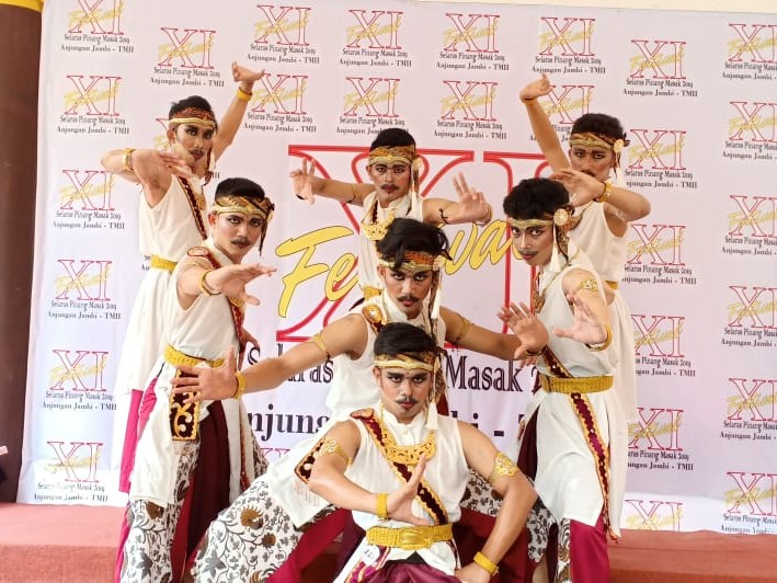 Gaung Rizki Gustiaji “Penari Terbaik”