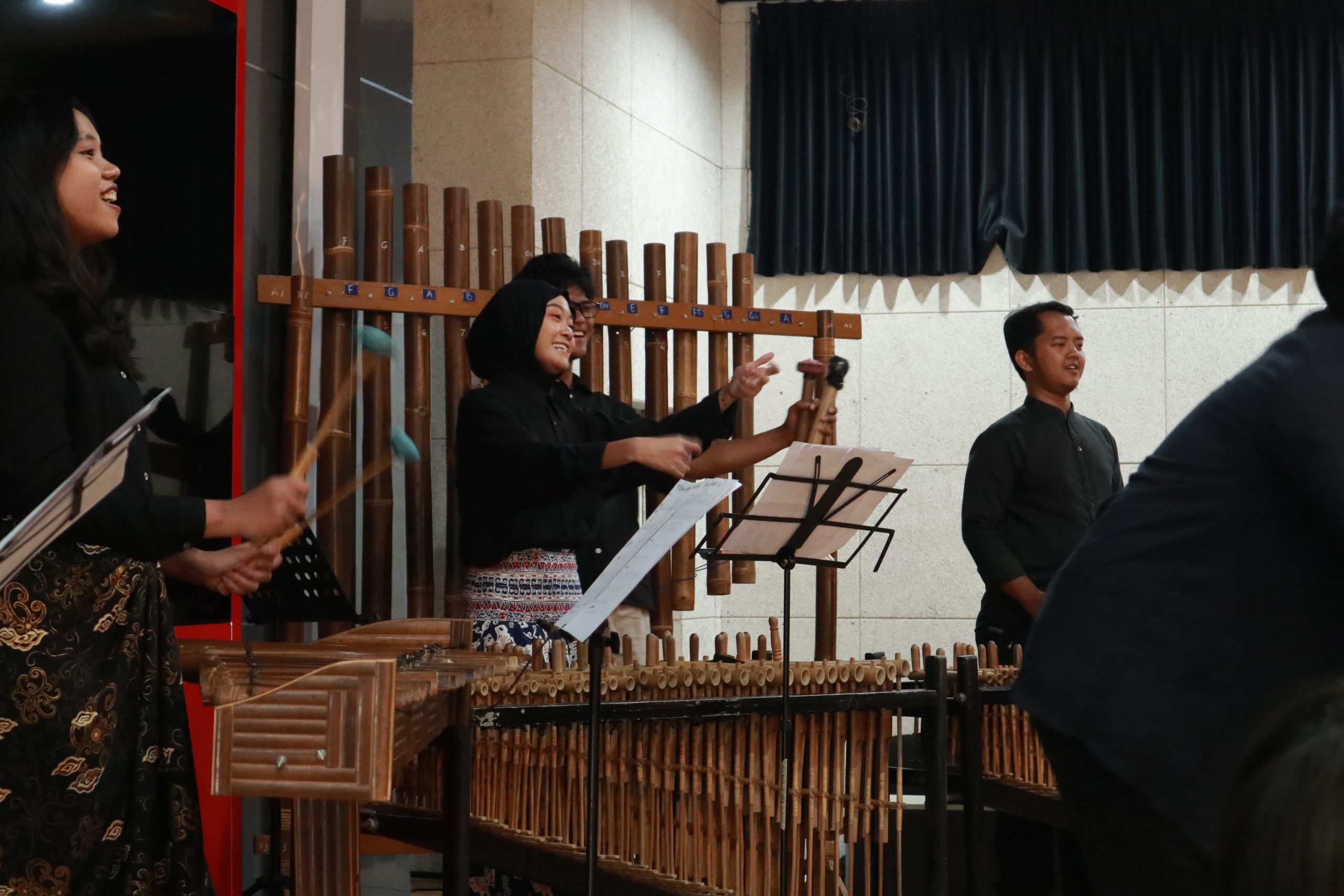 Fpsd Angklung Public Class UPI-Angklung Kita: Actualizing Community ...