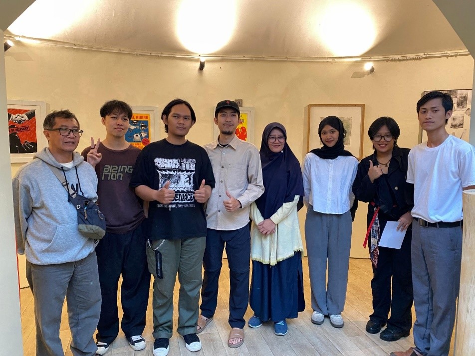 Mahasiswa Pendidikan Seni Rupa UPI Angkat Isu Pendidikan dan Dunia Kerja Lewat Pameran Seni Grafis "Produksi Massal"