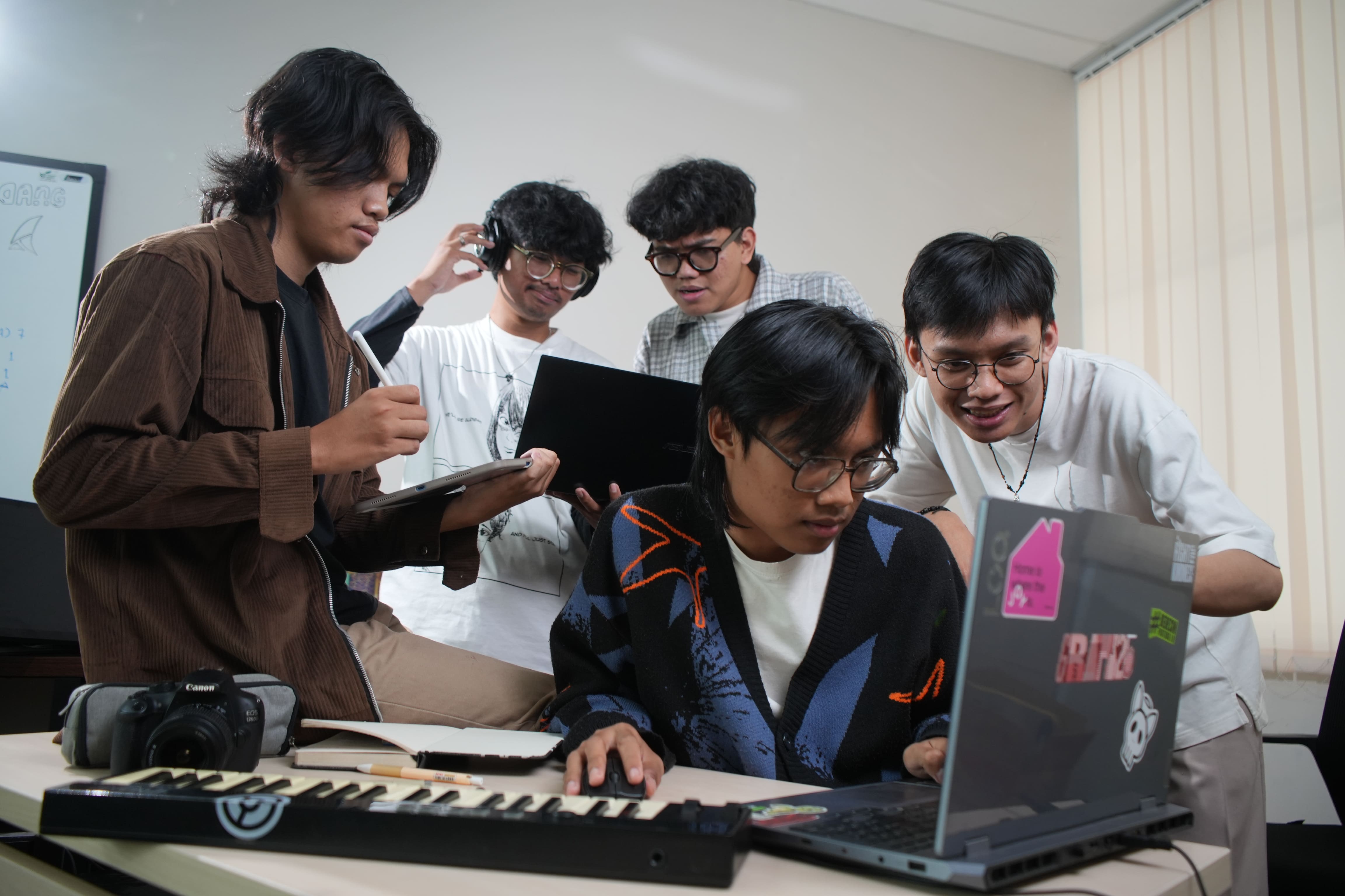 Mahasiswa DKV & Musik FPSD UPI Lolos sebagai Finalis PENDAR 2026 melalui Kolaborasi Lintas Kampus