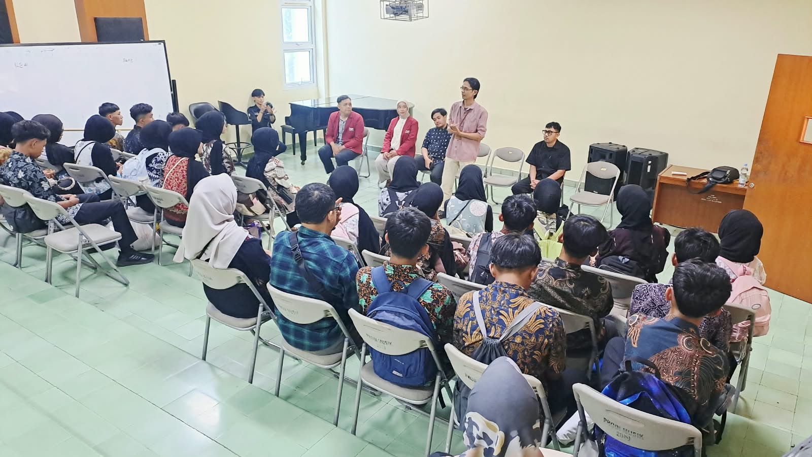 LISES SMAN 1 Tanjungsiang Kenali Dunia Pendidikan Seni Musik di FPSD UPI
